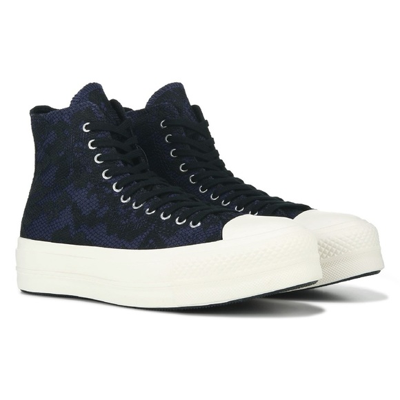 🔥 Converse Chuck Taylor All Star Hi Lift Platform Sneaker
Size 8 US/39 Eur🔥 - Picture 1 of 7